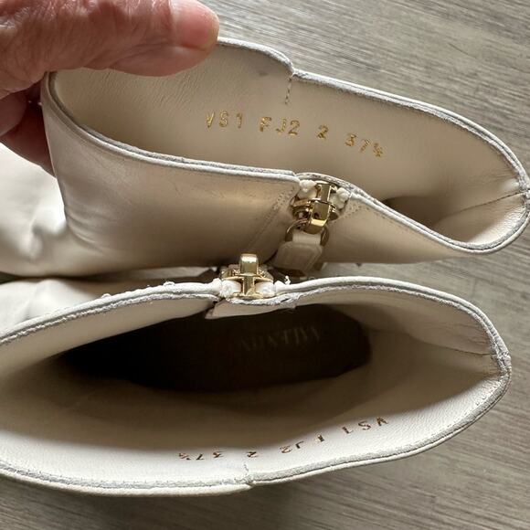 Valentino Garavani Women's Rockstud Leather Ankle Boots Size 37.5 ivory color - Picture 9 of 15